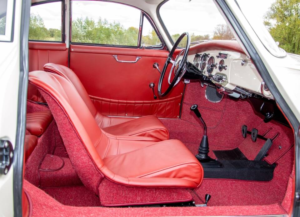 Image 16/39 de Porsche 356 B Carrera 2/2000 GS (1963)
