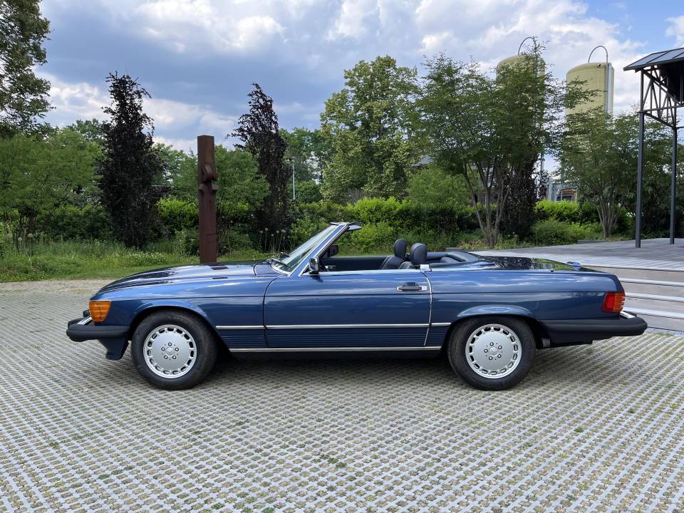 Image 5/24 de Mercedes-Benz 560 SL (1987)