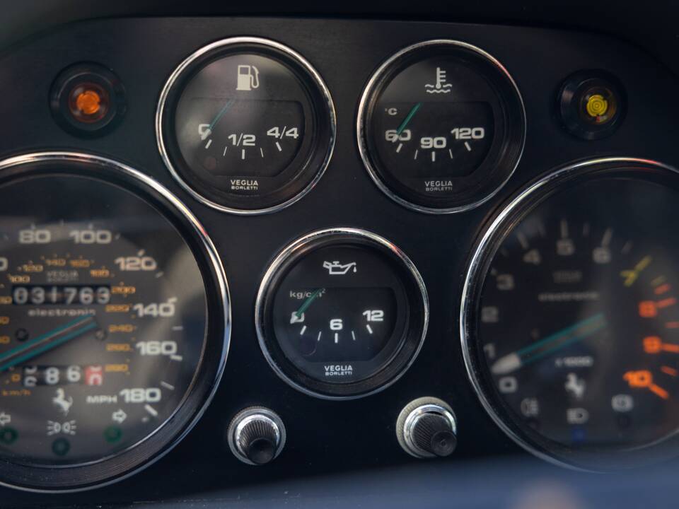 Bild 41/50 von Ferrari 308 GTBi Quattrovalvole (1983)