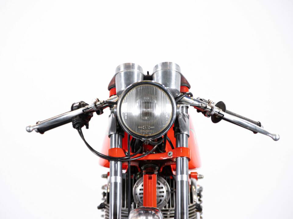 Image 31/50 of MV Agusta 350 S (1972)