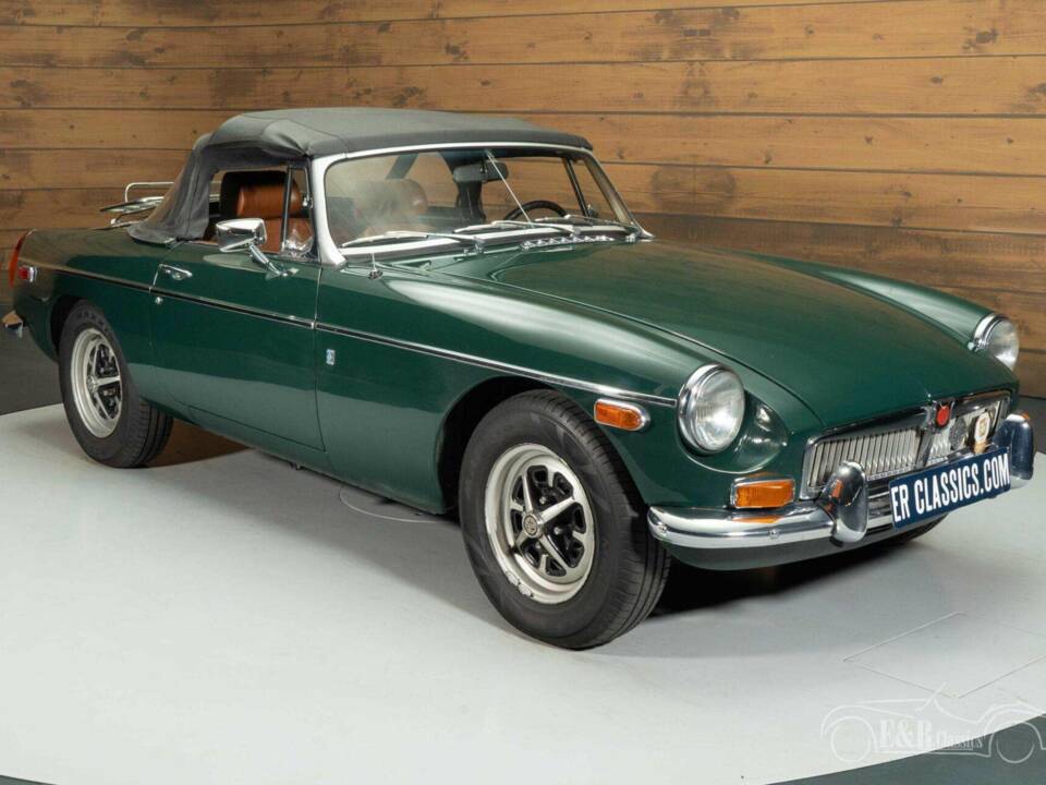 Image 14/19 de MG MGB (1974)