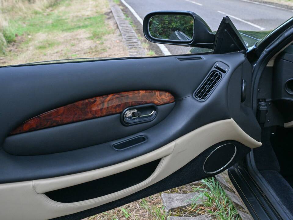 Image 42/50 de Aston Martin DB 7 Vantage (2002)