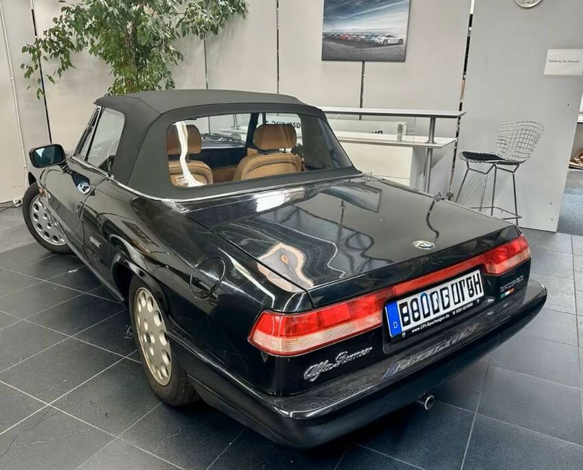 Imagen 4/7 de Alfa Romeo 2.0 Spider (1992)