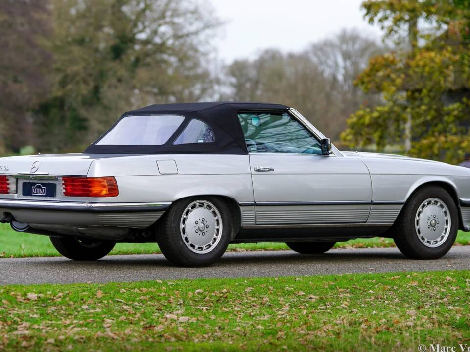 Bild 21/59 von Mercedes-Benz 280 SL (1985)
