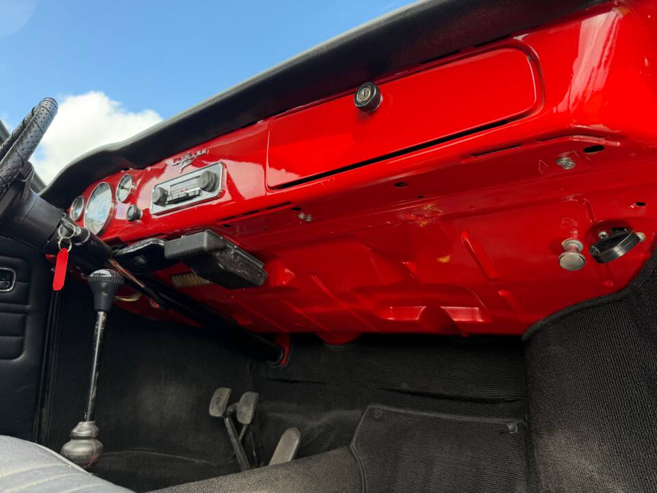 Bild 35/78 von Volkswagen Karmann Ghia 1600 (1970)