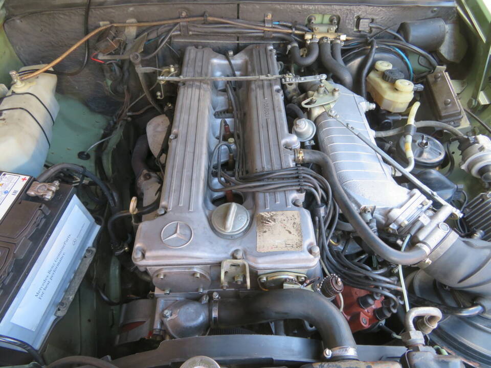 Image 15/19 of Mercedes-Benz 280 CE (1973)
