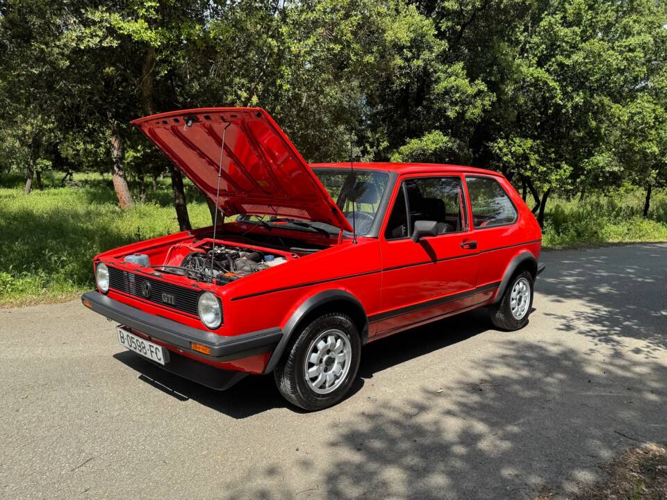 Immagine 6/31 di Volkswagen Golf I GTI 1.6 (1982)