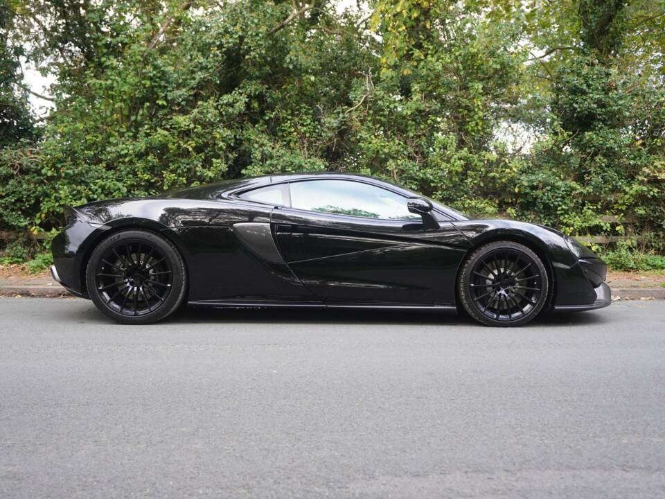 Image 7/16 of McLaren 570GT (2017)