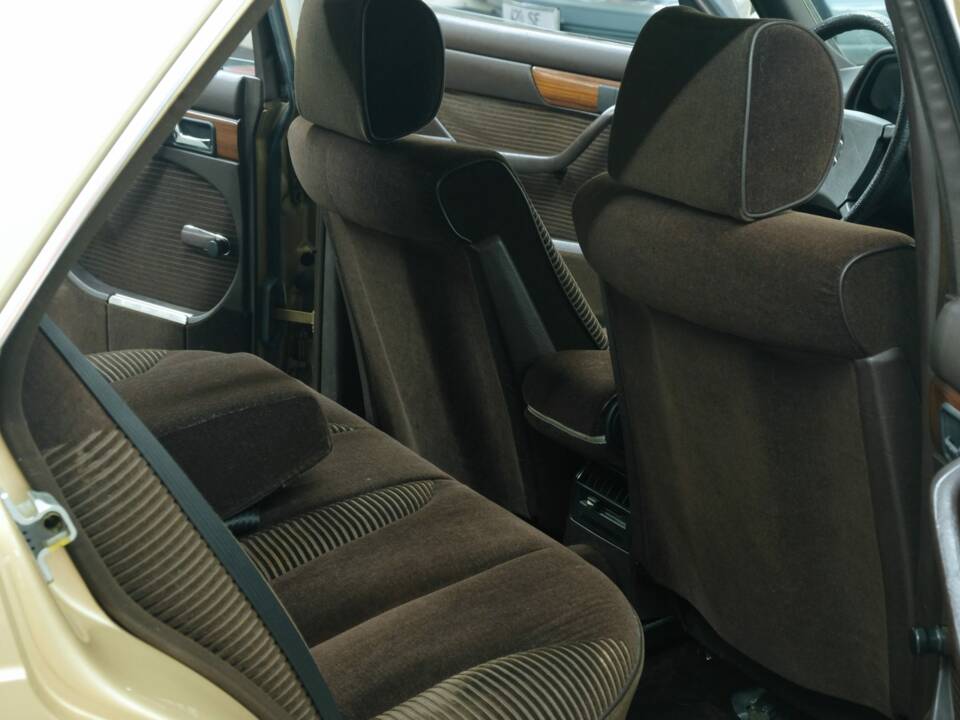 Bild 30/50 von Mercedes-Benz 280 SE (1980)
