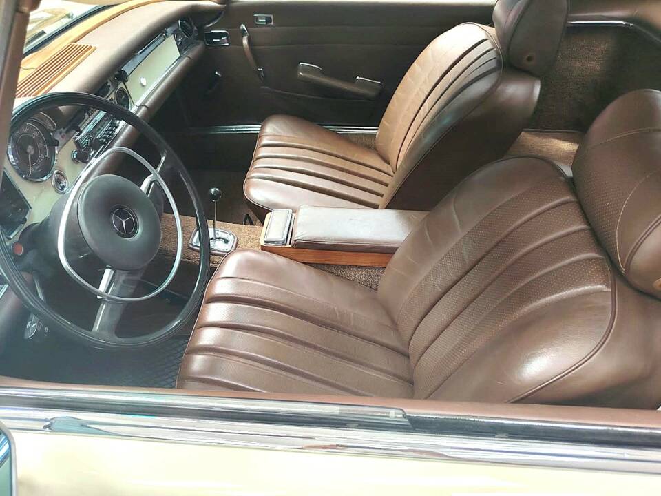 Image 28/58 of Mercedes-Benz 280 SL (1969)