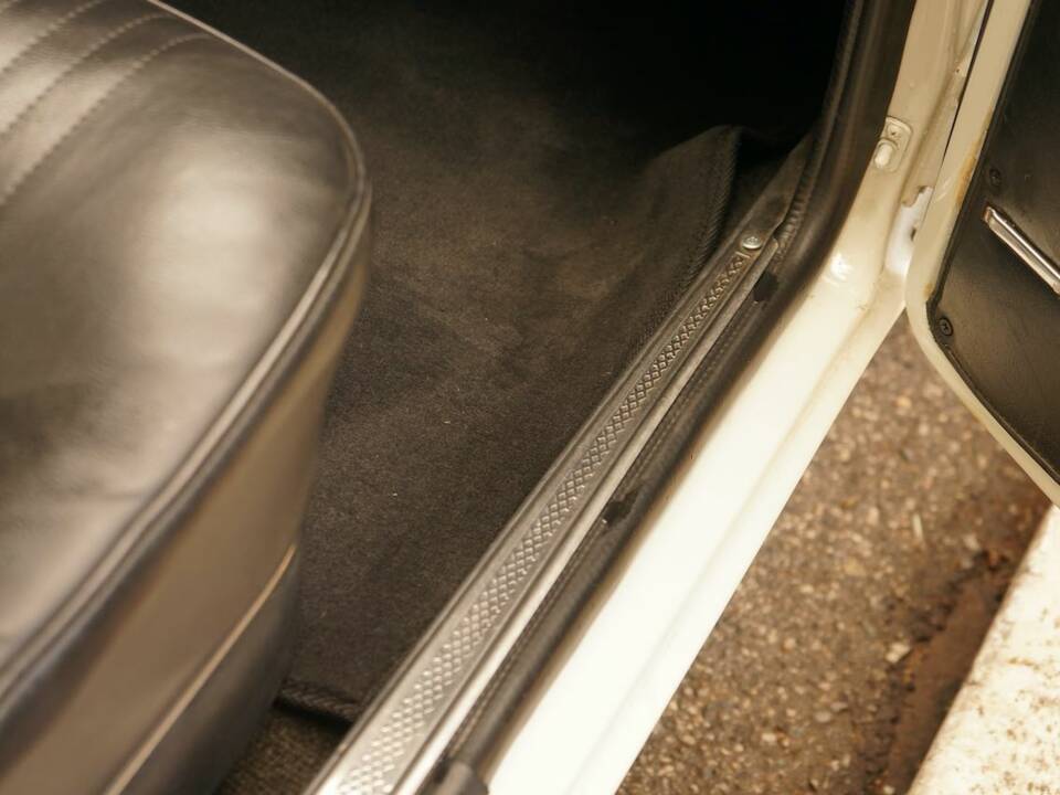 Image 78/100 of Alfa Romeo Giulia Nuova Super 1300 (1977)