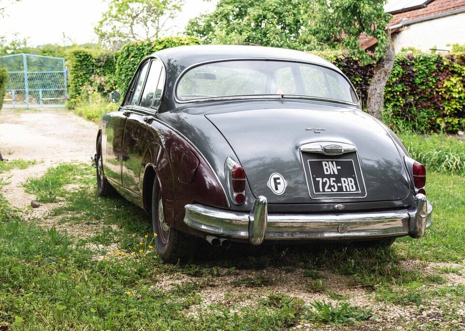 Image 6/8 of Jaguar Mk II 3.8 (1964)