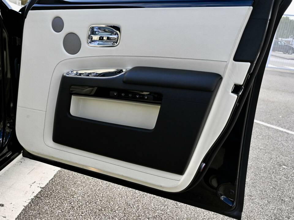 Immagine 33/50 di Rolls-Royce Ghost (2010)