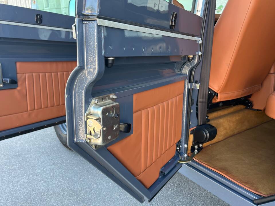 Bild 90/100 von Land Rover Defender 110 (2014)