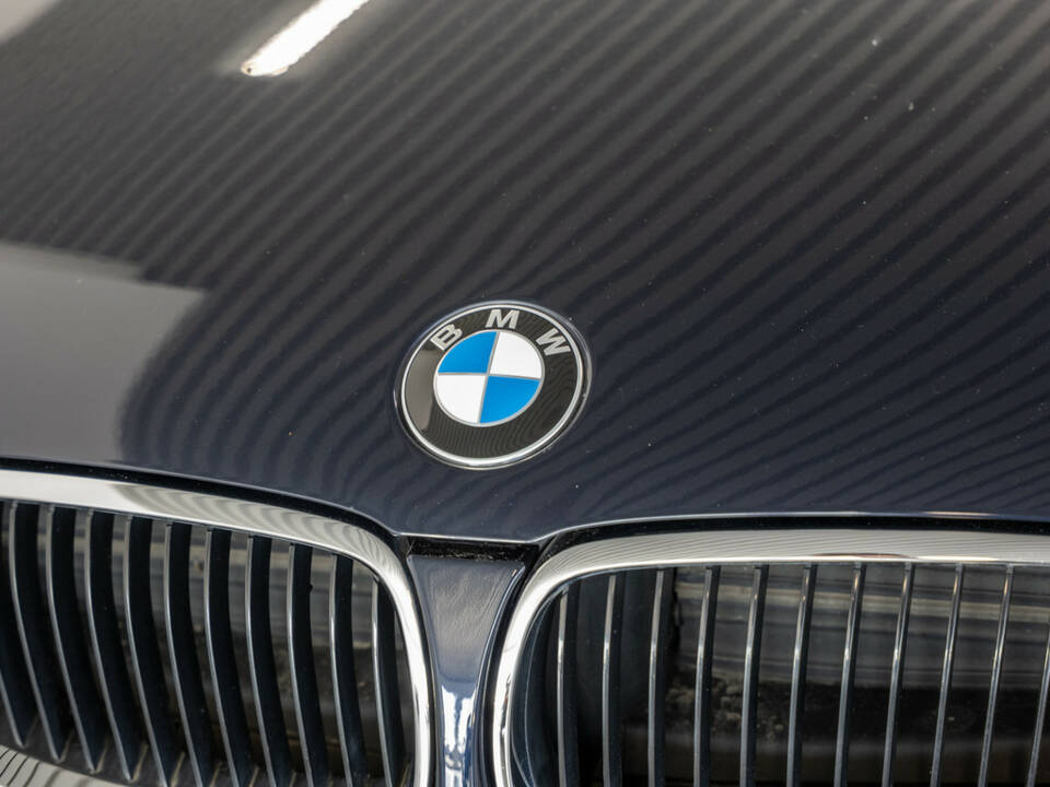 Image 22/31 of BMW 320i (2008)