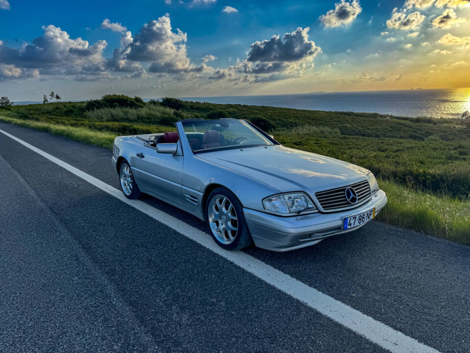 Image 15/23 of Mercedes-Benz SL 320 (1996)