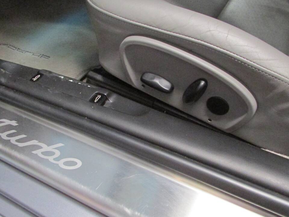 Bild 19/22 von Porsche 911 Turbo (2003)