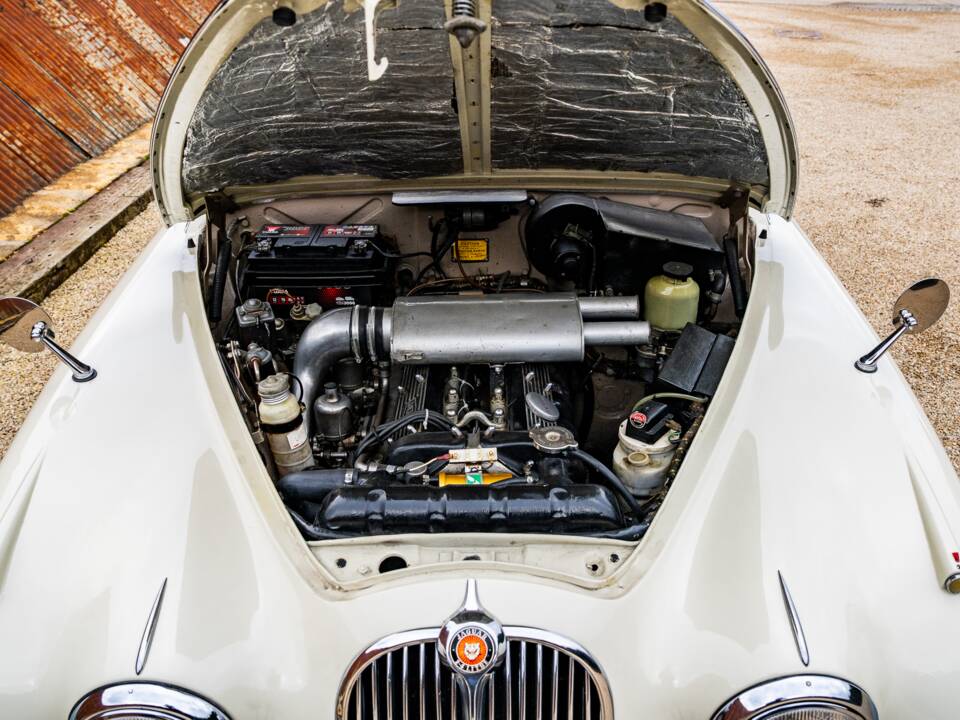 Bild 42/51 von Jaguar 240 (1968)