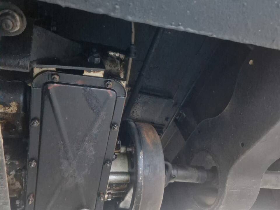 Image 18/54 of Land Rover 109 (1970)