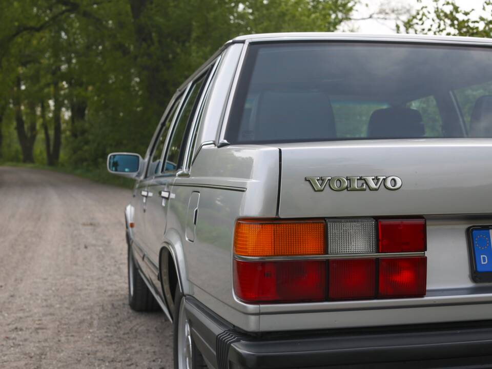 Bild 10/16 von Volvo 760 GLE (1986)