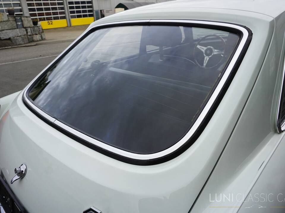 Image 26/54 de MG MGB GT (1974)