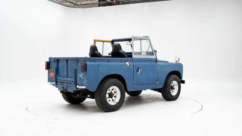 Image 2/15 of Land Rover 109 (1968)