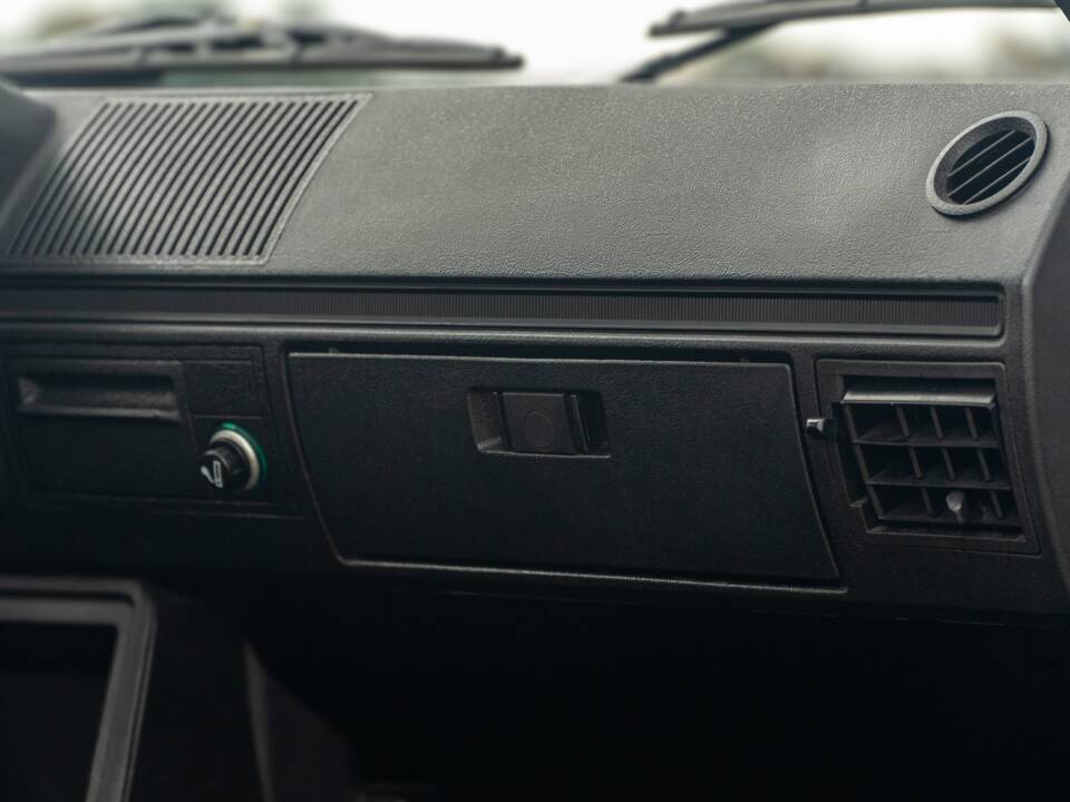 Image 24/40 of Volkswagen Golf I GTI 1.6 (1980)
