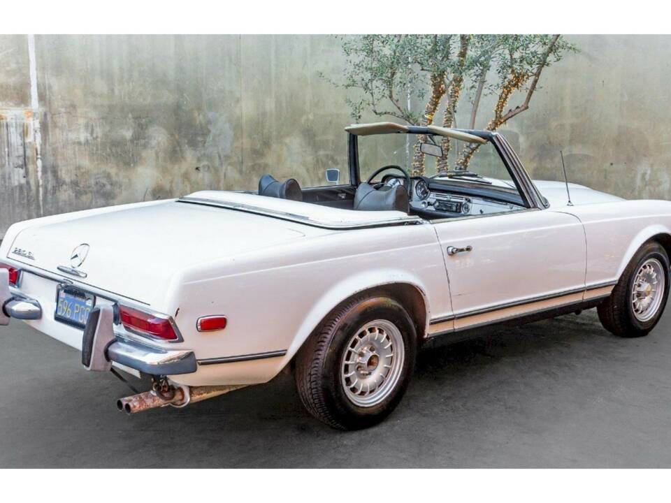 Bild 13/40 von Mercedes-Benz 280 SL (1969)