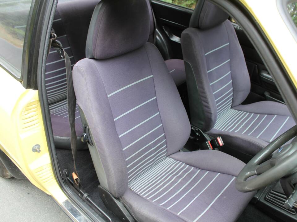 Immagine 10/19 di Ford Escort XR3 (1981)