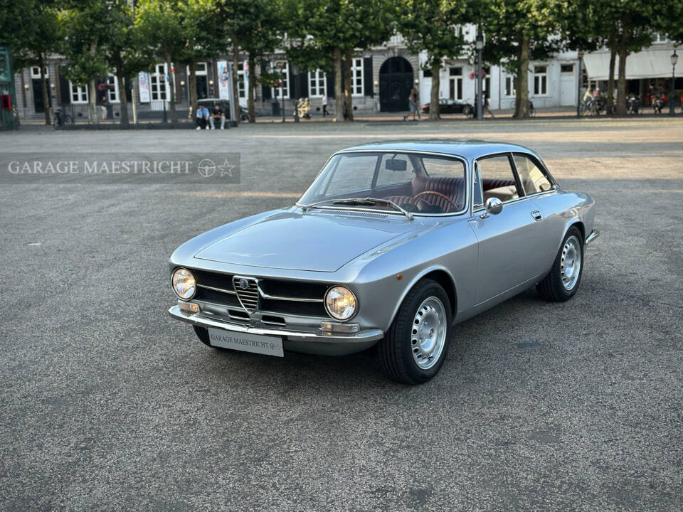 Afbeelding 12/84 van Alfa Romeo Giulia 1600 GT Junior (1972)