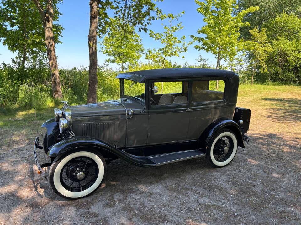 Image 4/28 of Ford Model A Tudor Sedan (1931)