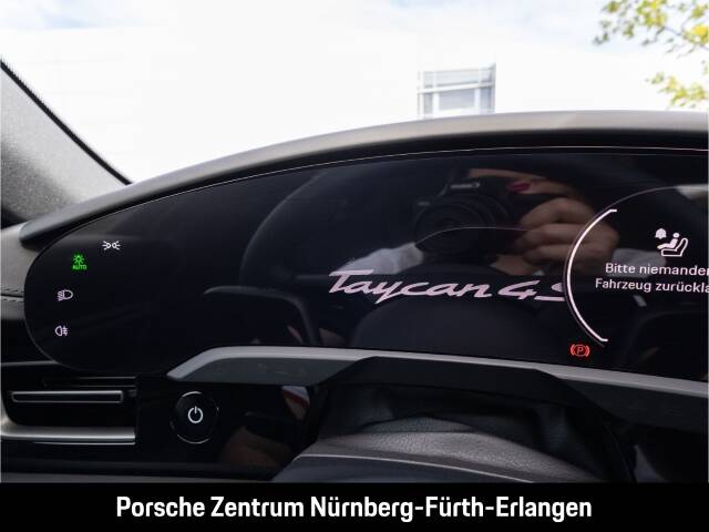 Image 22/36 of Porsche Taycan 4S Sport Turismo (2026)