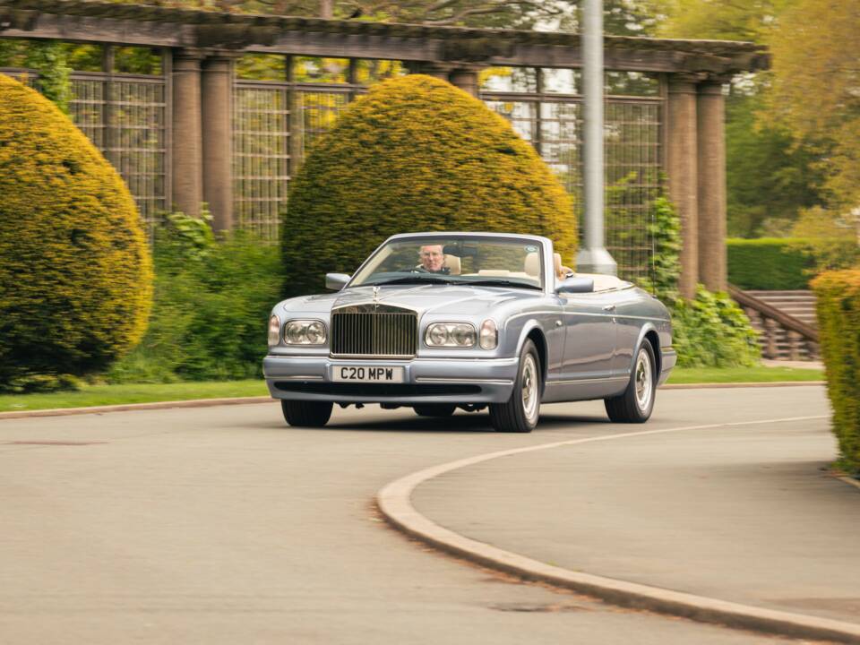 Immagine 27/38 di Rolls-Royce Corniche V (2001)