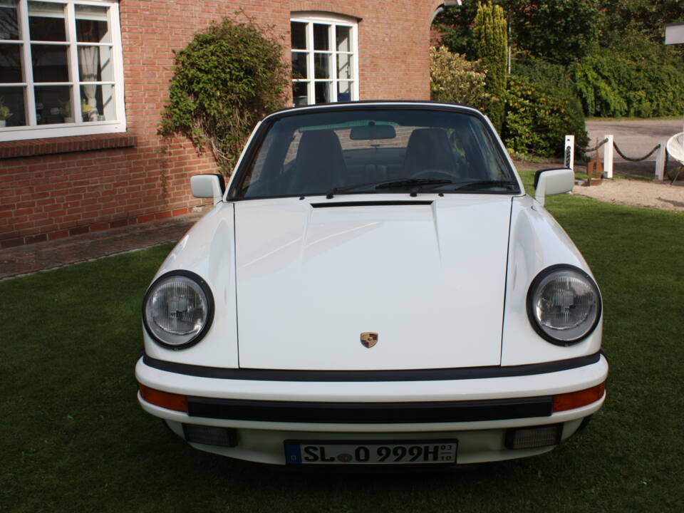 Imagen 2/13 de Porsche 911 Carrera 3.2 (1989)