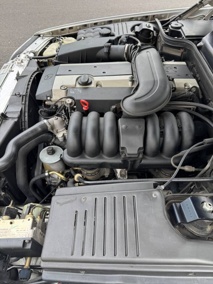 Image 50/51 of Mercedes-Benz SL 320 (1996)