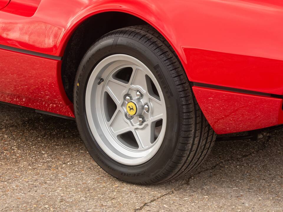 Image 26/50 of Ferrari 308 GTB (1976)