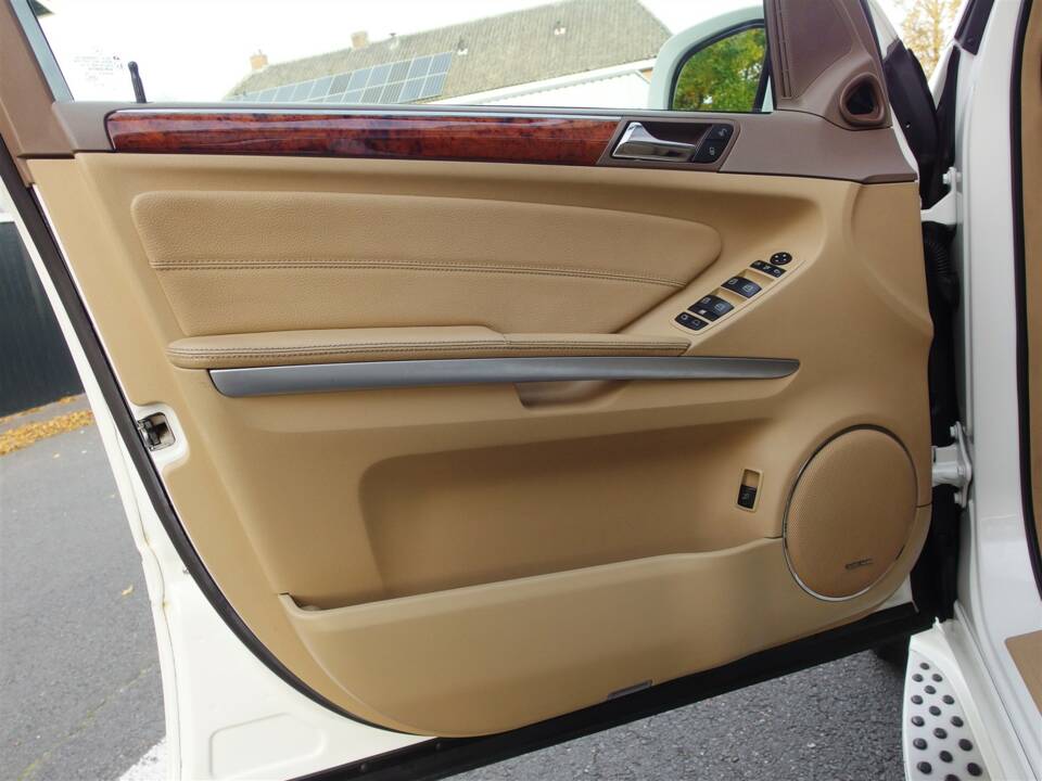 Bild 25/98 von Mercedes-Benz GL 450 4MATIC (2007)