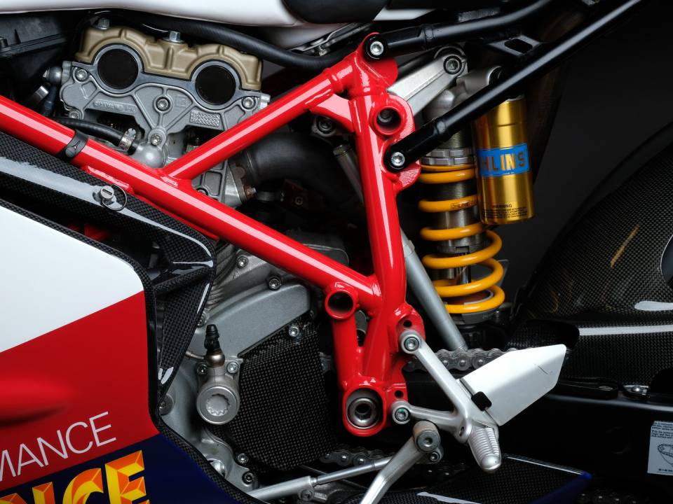 Image 7/11 of Ducati DUMMY (2004)