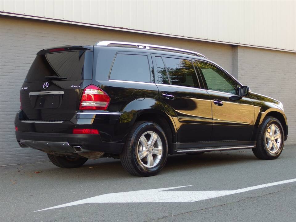 Immagine 3/100 di Mercedes-Benz GL 550 4MATIC (2008)