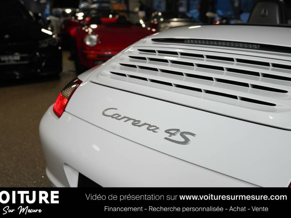 Image 16/29 of Porsche 911 Carrera 4S (2006)
