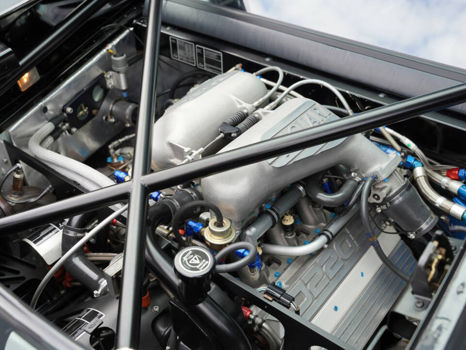 Image 4/50 of Jaguar XJ 220 (1993)