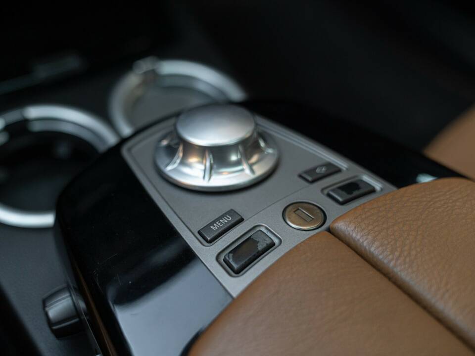 Bild 48/50 von BMW 745Li (2001)