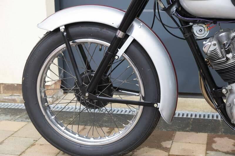 Image 17/23 of Triumph T 20 Tiger Cub (1960)