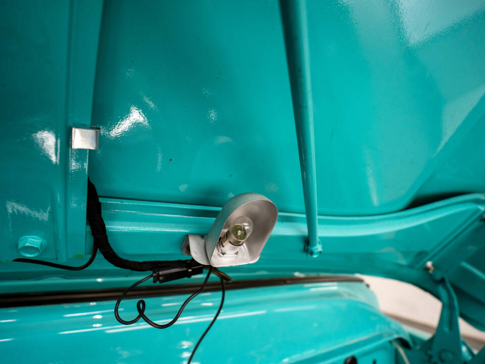 Image 32/38 of Chevrolet Apache Stepside (1958)