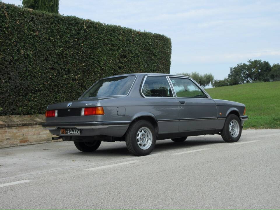 Image 3/22 de BMW 316 (1981)