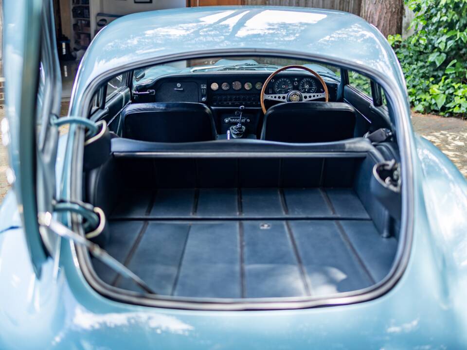 Bild 14/50 von Jaguar E-Type (2+2) (1969)