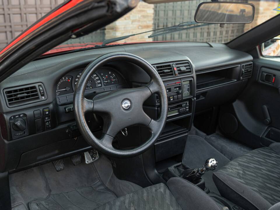 Bild 37/50 von Opel Calibra 2,0 Piecha (1993)