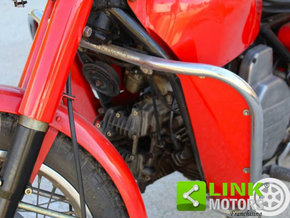 Image 8/10 of Moto Guzzi DUMMY (1970)