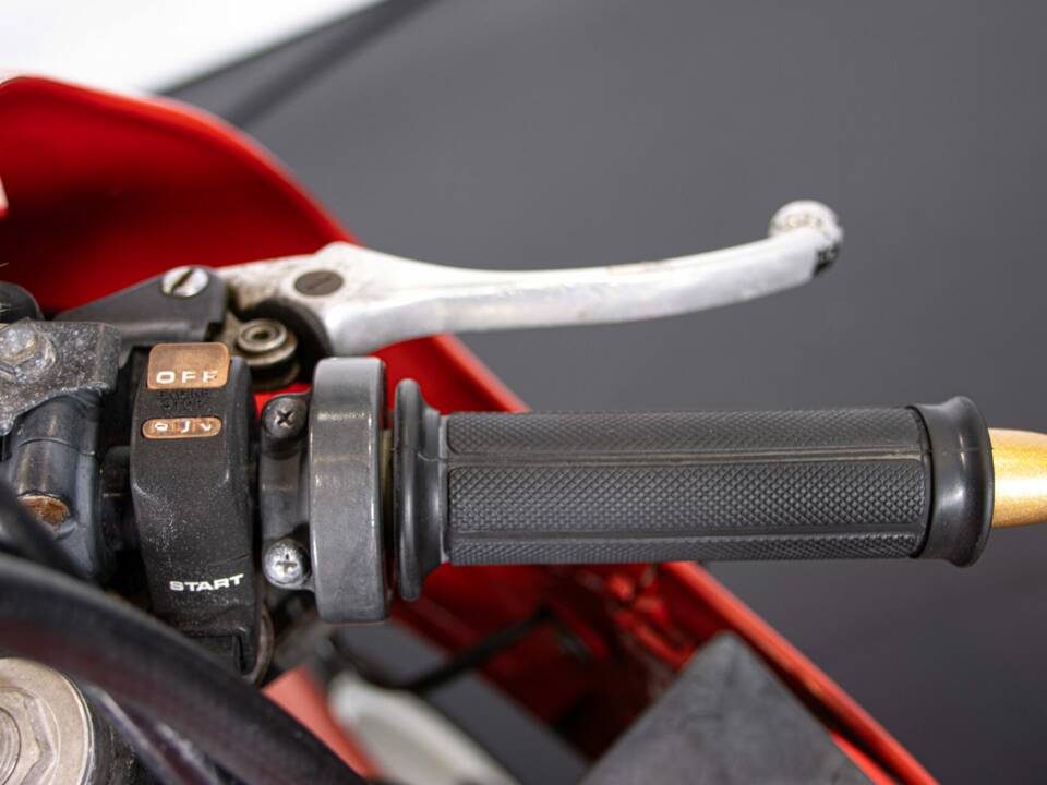 Immagine 36/45 di Honda VFR 400 R (1992)