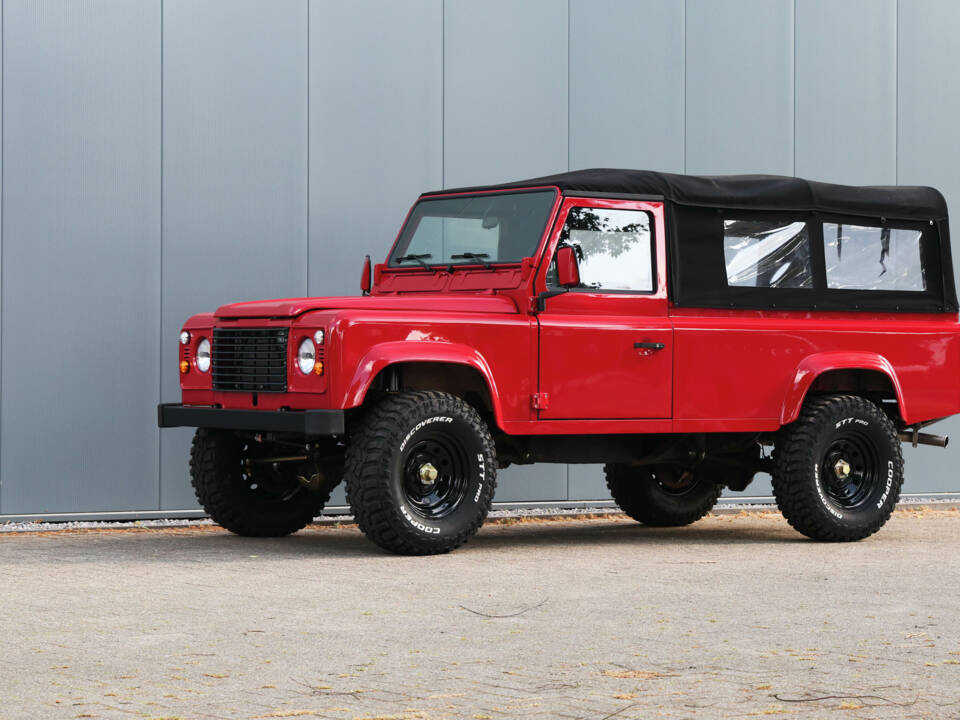 Image 20/38 of Land Rover 110 (1989)
